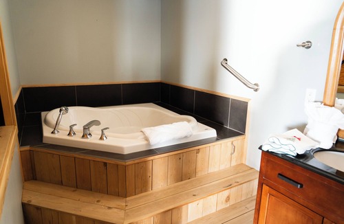 Shelburne House | Albert's