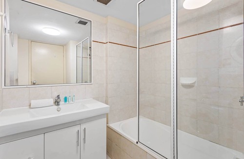 Albion Apartment | Albion Convenient Hideaway with Parking & Balcony