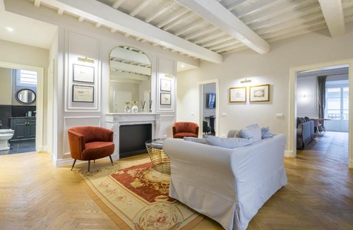 Duomo Apartment | Albizi Penthouse By Geco Vacation Rentals