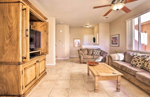 Northeast Heights Condo | Albuquerque Condo w/Yard - 9 Mi to Old Town!