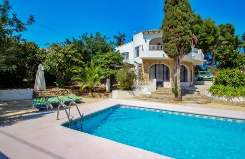 Moravit Villa | Aldebarán - Modern Interiors, Pool & Walk to Beach