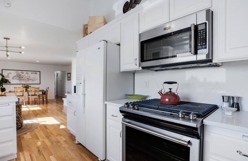 Dundee House | Alder House: A Single Level Home in Dundee Hills