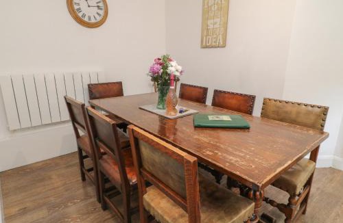 Shoscombe House | Aldrich Cottage