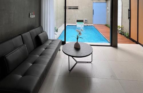 Malang Villa | Alena Villa Private Pool