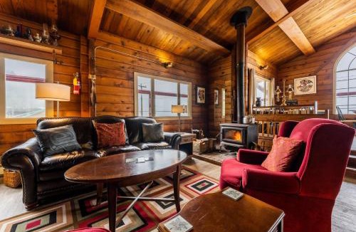 Alert Bay Bed & Breakfast | Alert Bay Lodge