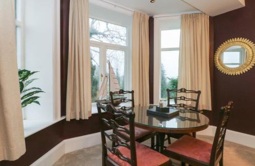 Knott End-on-Sea House | Alexander