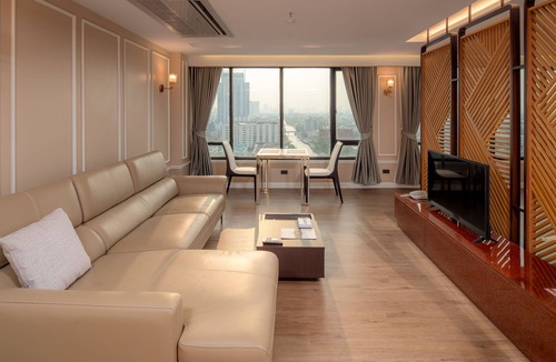 Ramkhamhaeng Hotel | Alexander Hotel