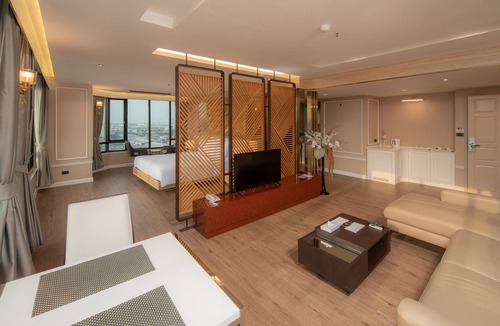 Ramkhamhaeng Hotel | Alexander Hotel