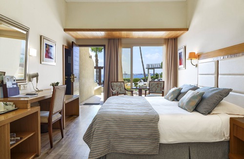 Paphos Hotel | Alexander The Great Beach Hotel