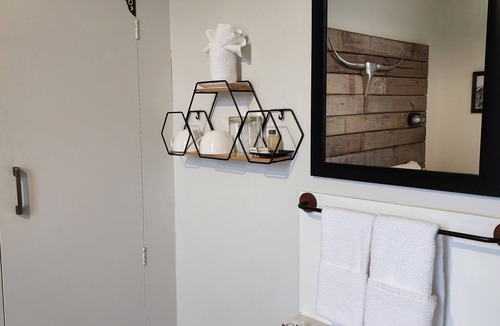 Pirongia House | Alexandra Hotel