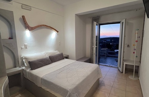 Ag. Georgios Hostel | Alexandras studios