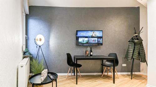 Stuttgart Apartment | ALFA 4 Zimmer Apartment 8 Personen TV WIFI WM I 4BR 7Beds I 8 people I Kitchen l Bathroom
