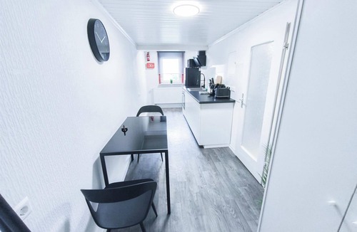 Ludwigsburg Apartment | ALFA Apartment Ludwigsburg 2 beds WLAN kitchen bathroom