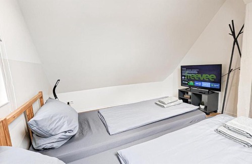 Stuttgart Apartment | ALFA Stuttgart 3BR 5 Beds Netflix INET EBK Wasen
