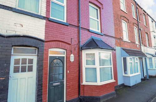 Sutton-on-Sea Cottage | ALFORD ROAD, family friendly, with hot tub in Sutton-On-Sea