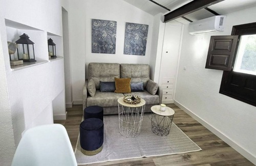 San Pedro Apartment | Alhambra/