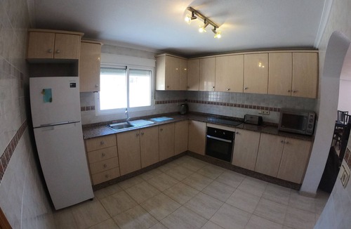 San Fulgencio Villa | Alicante Villa With Air-con and A Private Pool With Large Secure Tiled Sun Area
