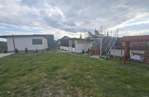 Curtea De Arges House | Alin