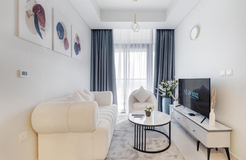 Sheikh Zayed Road Apartment | ALiving Charming 1BR I Aykon City Tower, Business Bay