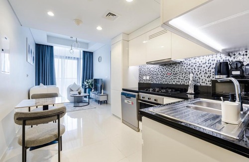 Sheikh Zayed Road Apartment | ALiving Charming 1BR I Aykon City Tower, Business Bay