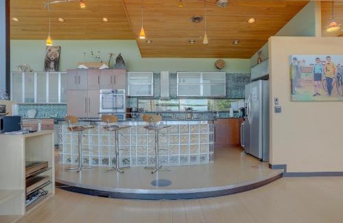 Hood River House | Alizes Modern River View Home