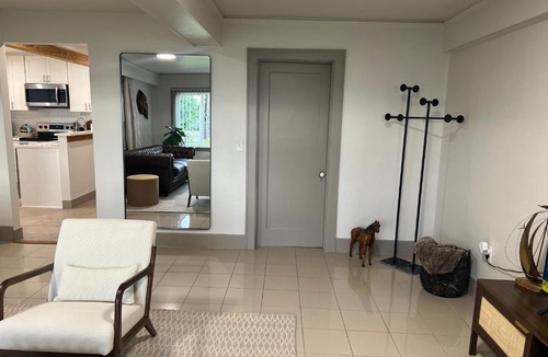Alki Apartment | Alki Beach Nest
