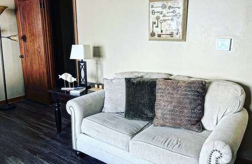 Alki Condo | Alki Beach View Villa