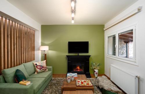Kernitsa Apartment | Alkiona Cozy Mountain Retreat with Stunning Views By Greece Apartments
