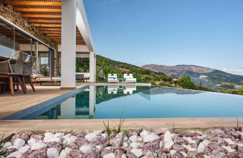 Marathias Villa | Alkyonides Plumage
