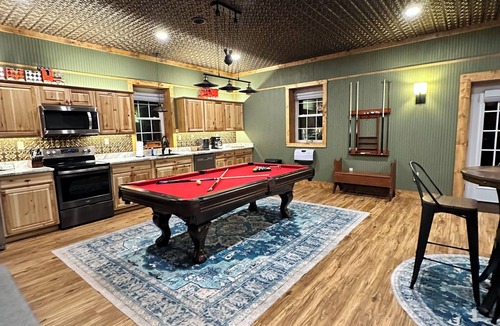 Shenandoah House | All Aboard for a stay you wont forget. Trestle View, get your tickets now.