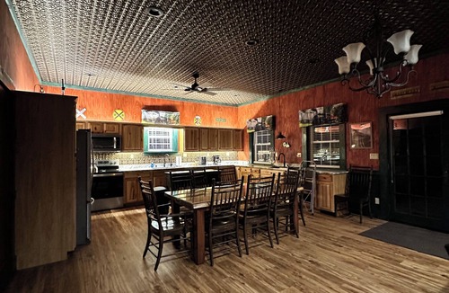 Shenandoah House | All Aboard for a stay you wont forget. Trestle View, get your tickets now.