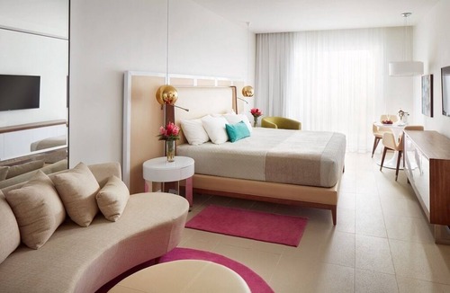 Orange Bay Hotel | ALL-INCLUSIVE Oceanfront Swim-Up Suite with Panoramic Terrace