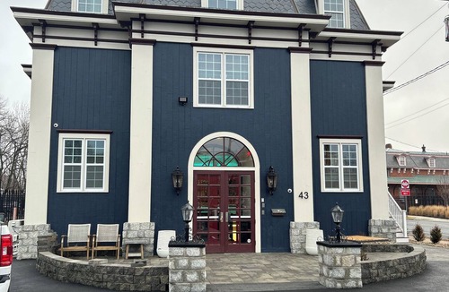 Wallingford Center Apartment | All New Studio apartment in center of town