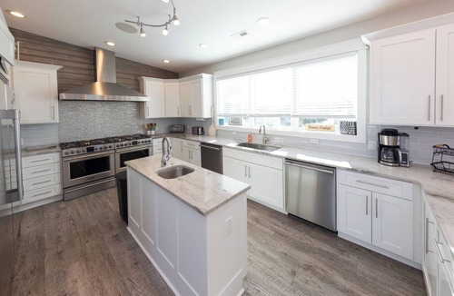 Sandbridge House | All Shell Be Well - 8 bedrooms with ocean views and private pool