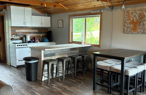Harrison Cabin | All sport lakefront cottage on Sutherland Lake.