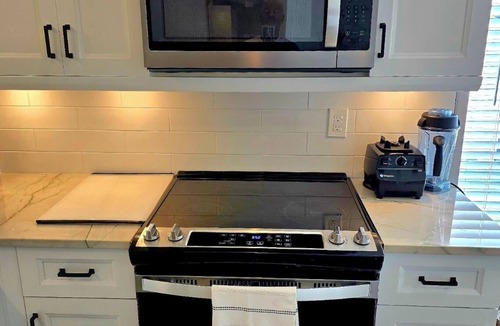 Boynton Beach Condo | All Utilities included, 2BR in 55+ gated community, near beaches and highways.