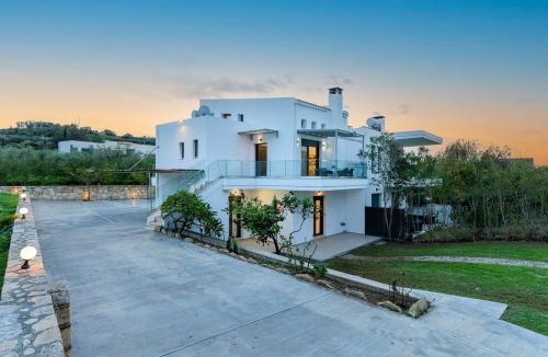 Adelianos Kampos Villa | All White Villa