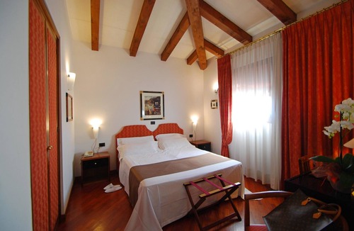 Bazzano Hotel | Alla Rocca Hotel