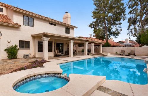 Paradise Valley Village House | Allington House