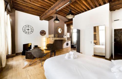 Old Lyon Apartment | AllinLyon | Studio authentique Vieux Lyon