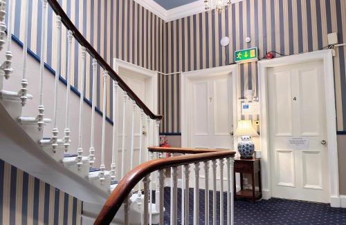 Newington House | Allison House 17