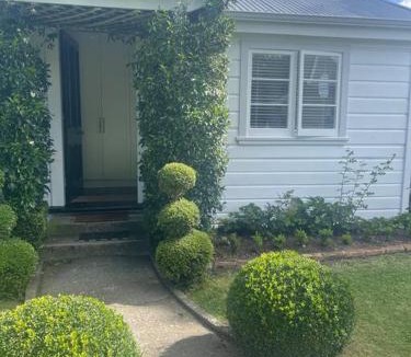 Featherston House | Alloa Petite