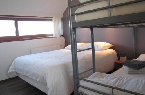 Engreux House | Allongueroye