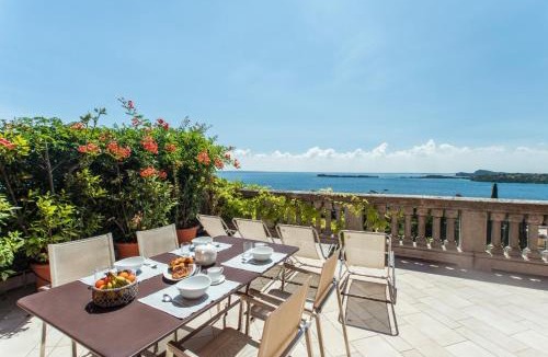 Gardone Riviera House | Alloro