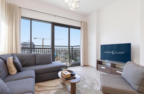 Dubai Apartment | Allsopp & Allsopp - 2-Bedroom Apartment in Zahra Apartments, Town Square