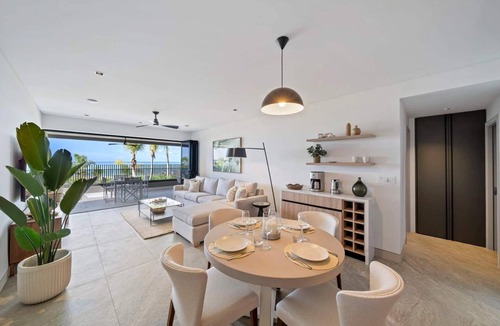 Brighton Villa | Allure 102