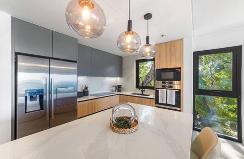 Brighton Apartment | Allure 401 - NEW Beachfront Condo On Brighton Beach