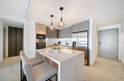 Brighton Villa | Allure 402