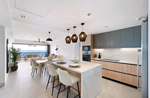 Brighton Villa | Allure 403