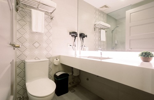 Bakilid Hotel | Allure Hotel & Suites